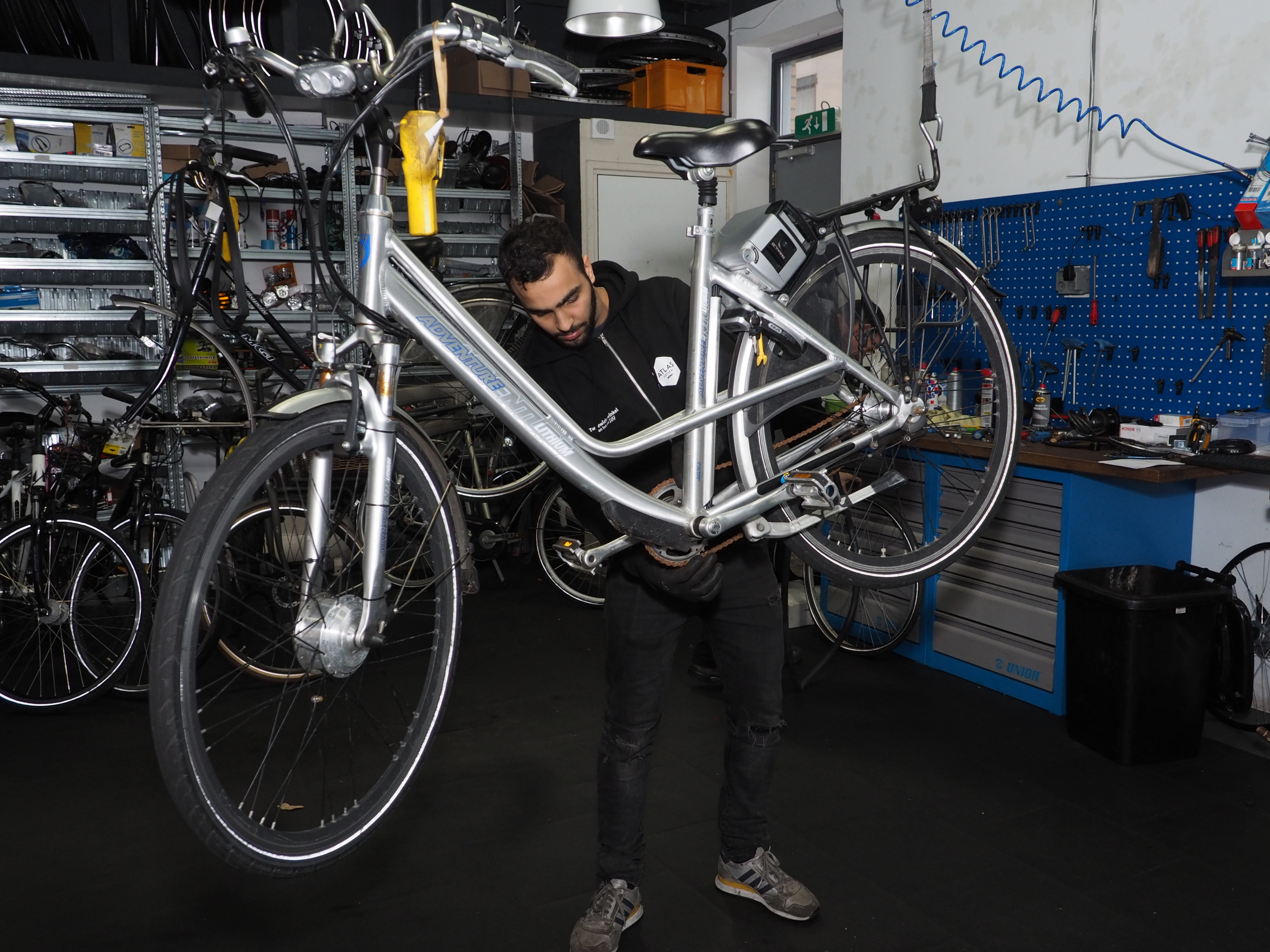 Bike Repair at Atlas Fietsen II
